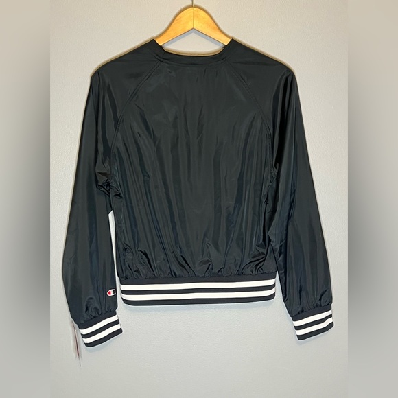 Brand New Champion Windbreaker Pullover Jacket Women’s size XS - Picture 2 of 6